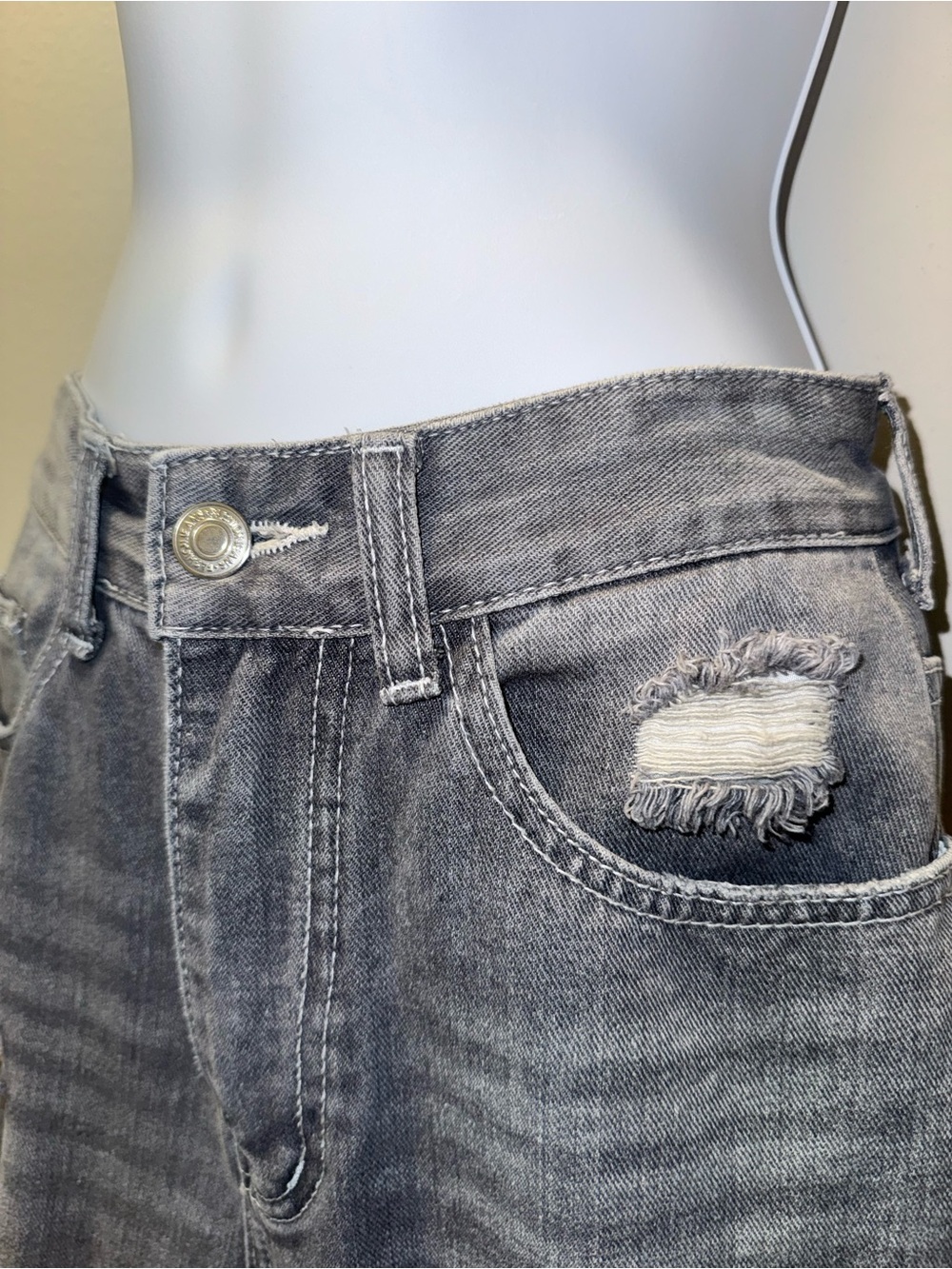 Distressed Ripped Straight Leg Jeans - Picture 4 of 6